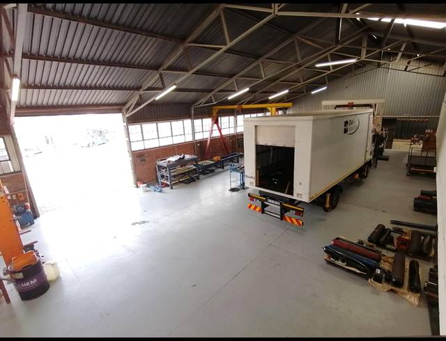 1,335M² WAREHOUSE FOR SALE IN ANDERBOLT